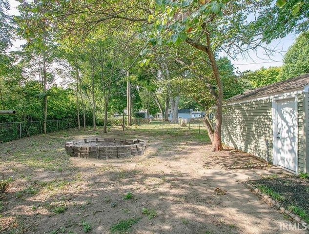 1320 Eastbrook Drive, South Bend, IN 46616
