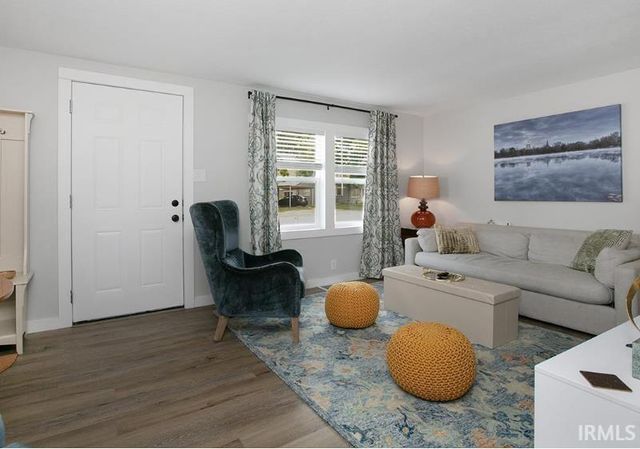 1320 Eastbrook Drive, South Bend, IN 46616