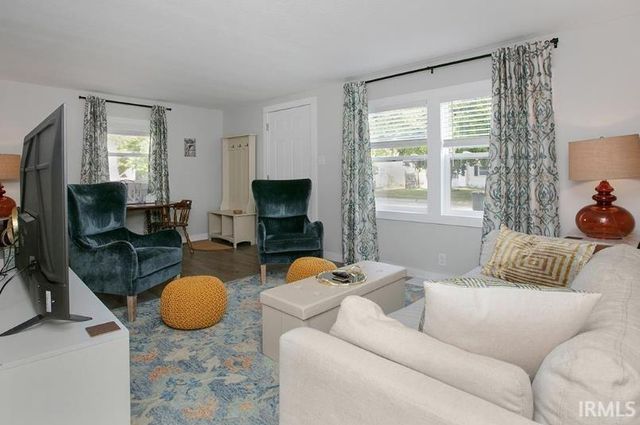 1320 Eastbrook Drive, South Bend, IN 46616