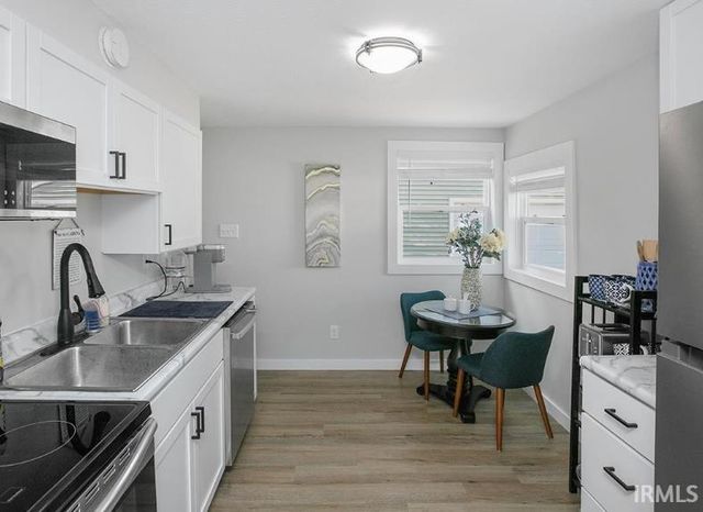 1320 Eastbrook Drive, South Bend, IN 46616