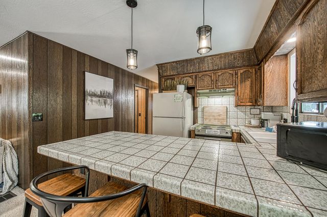 42488 Rock Ledge Road, Shaver Lake, CA 93664