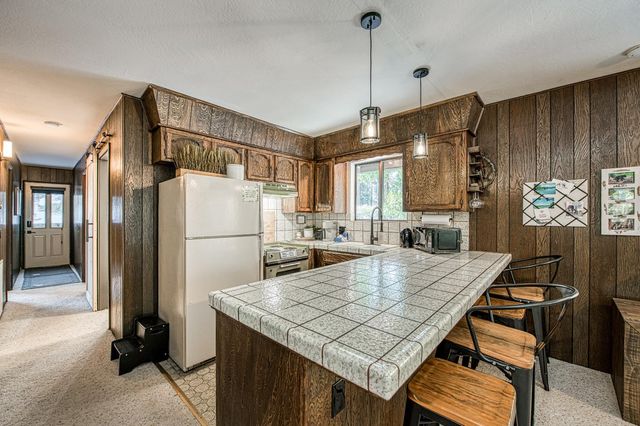 42488 Rock Ledge Road, Shaver Lake, CA 93664