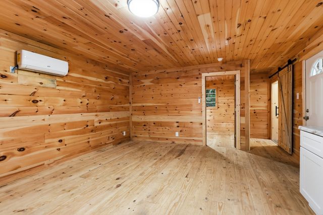 225 Coys Cove Ln, Gainesboro, TN 38562