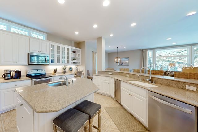 8 Curlew Rd, Hilton Head Island, SC 29928