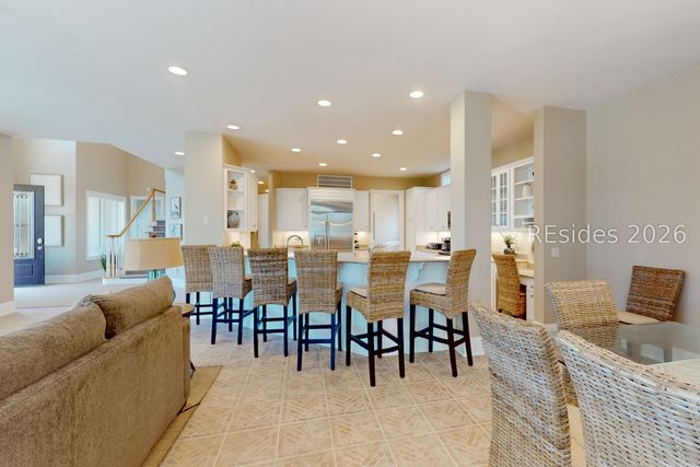 8 Curlew Rd, Hilton Head Island, SC 29928