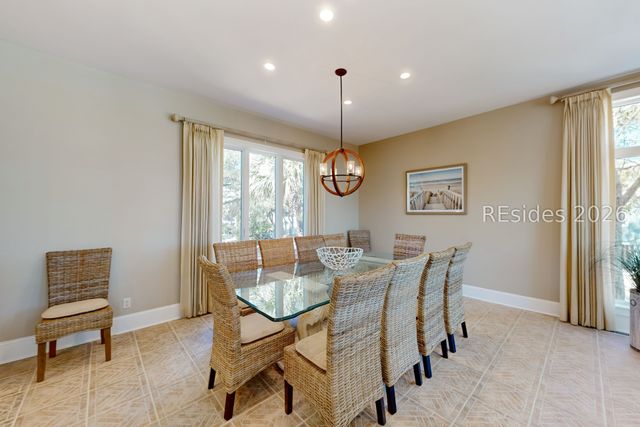 8 Curlew Rd, Hilton Head Island, SC 29928