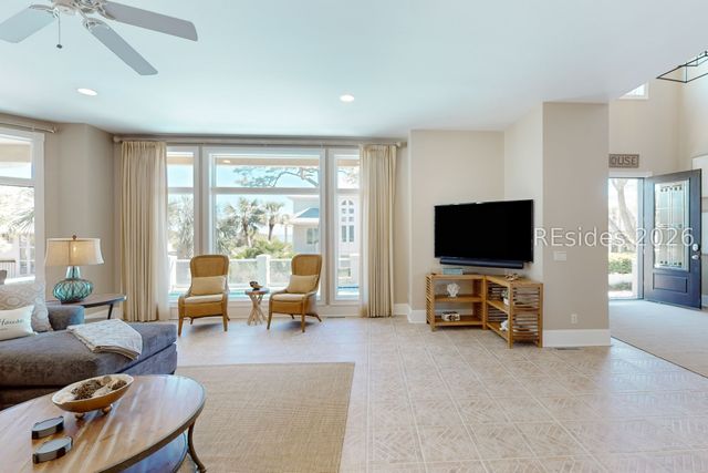 8 Curlew Rd, Hilton Head Island, SC 29928