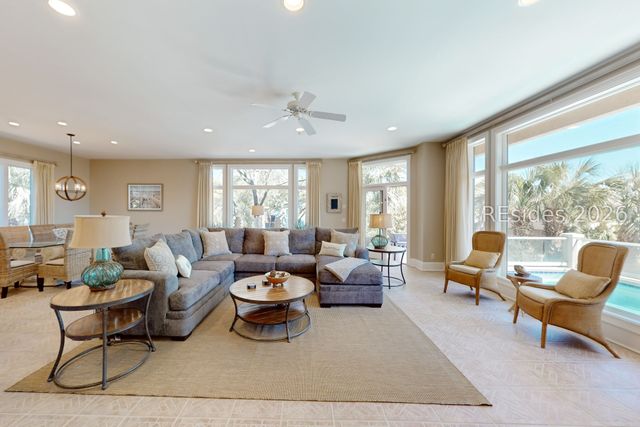 8 Curlew Rd, Hilton Head Island, SC 29928