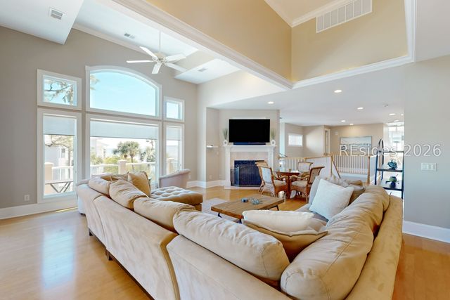 8 Curlew Rd, Hilton Head Island, SC 29928