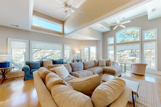 8 Curlew Rd, Hilton Head Island, SC 29928