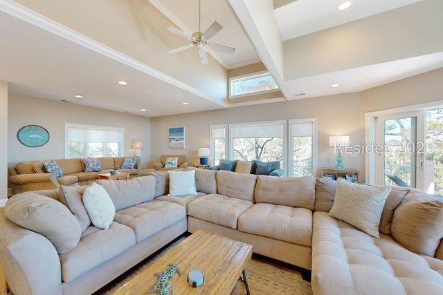 8 Curlew Rd, Hilton Head Island, SC 29928