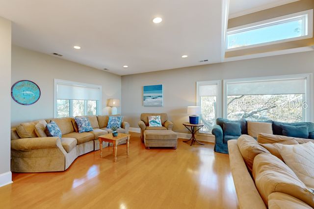 8 Curlew Rd, Hilton Head Island, SC 29928