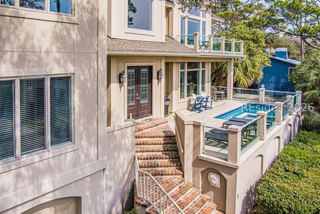 8 Curlew Rd, Hilton Head Island, SC 29928