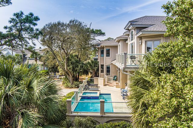 8 Curlew Rd, Hilton Head Island, SC 29928