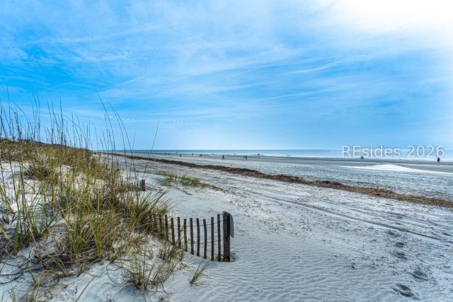 8 Curlew Rd, Hilton Head Island, SC 29928
