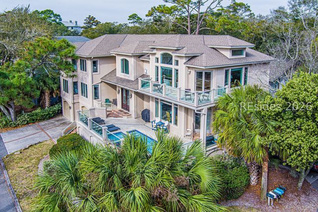 8 Curlew Rd, Hilton Head Island, SC 29928