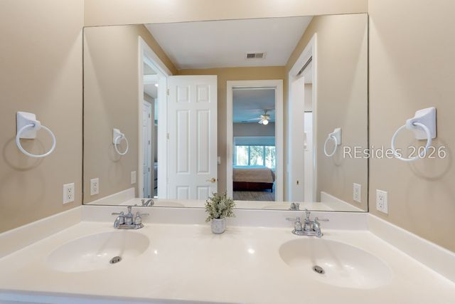 8 Curlew Rd, Hilton Head Island, SC 29928