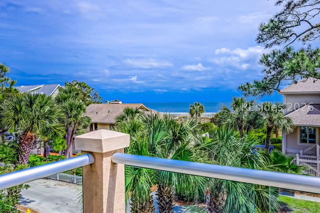 8 Curlew Rd, Hilton Head Island, SC 29928