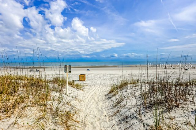 8 Curlew Rd, Hilton Head Island, SC 29928