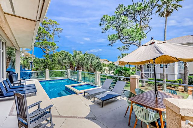 8 Curlew Rd, Hilton Head Island, SC 29928