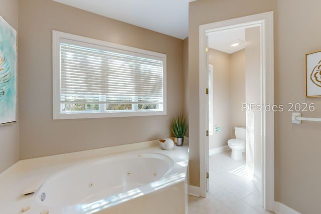 8 Curlew Rd, Hilton Head Island, SC 29928