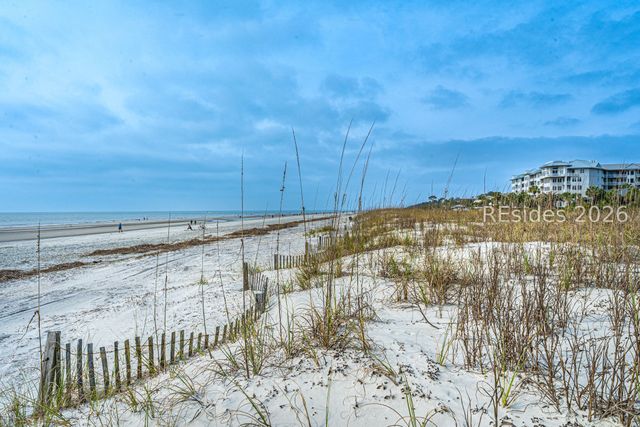 8 Curlew Rd, Hilton Head Island, SC 29928