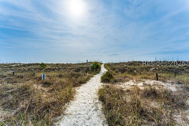 8 Curlew Rd, Hilton Head Island, SC 29928