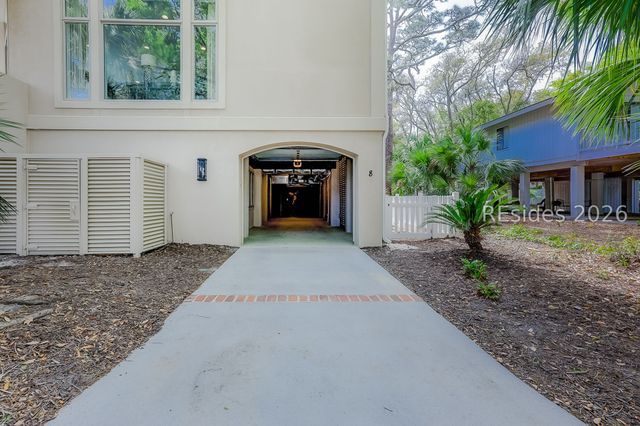 8 Curlew Rd, Hilton Head Island, SC 29928