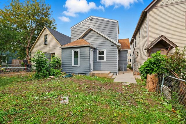 1017 E Pearson STREET, Milwaukee, WI 53202