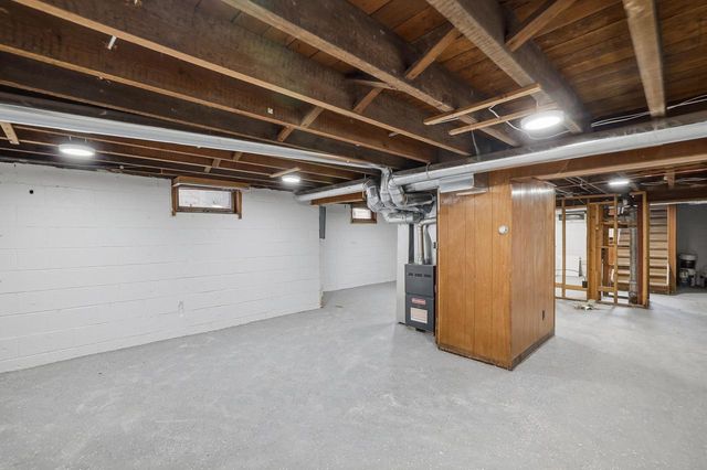 1017 E Pearson STREET, Milwaukee, WI 53202