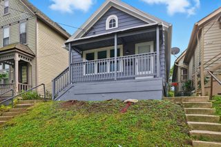 1017 E Pearson STREET, Milwaukee, WI 53202