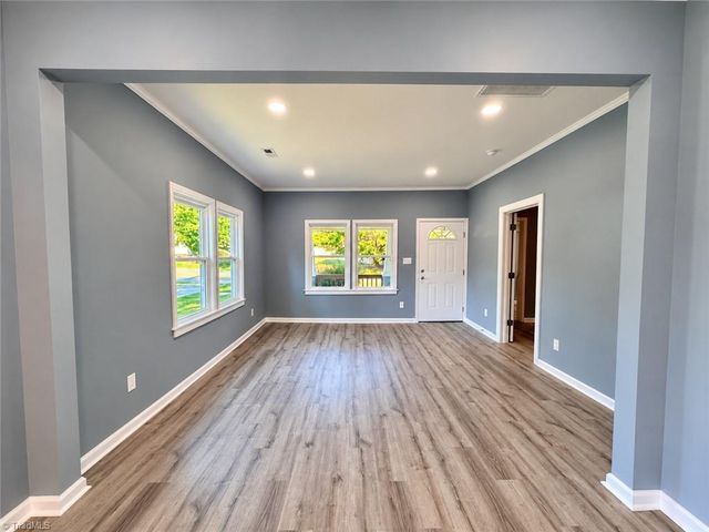 3725 New Walkertown Road, Winston-salem, NC 27105