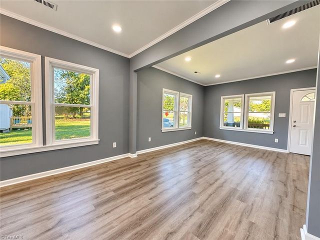 3725 New Walkertown Road, Winston-salem, NC 27105