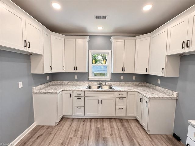 3725 New Walkertown Road, Winston-salem, NC 27105