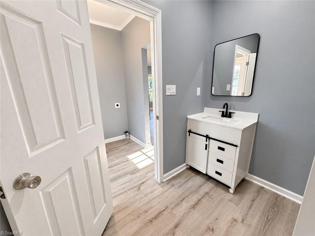 3725 New Walkertown Road, Winston-salem, NC 27105