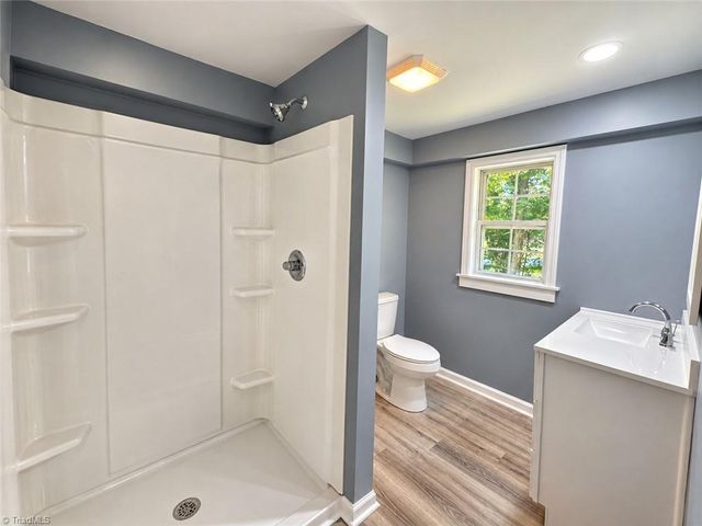 3725 New Walkertown Road, Winston-salem, NC 27105