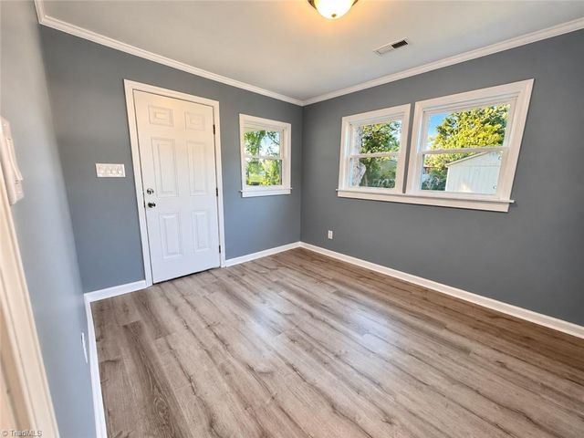 3725 New Walkertown Road, Winston-salem, NC 27105