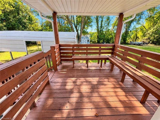 3725 New Walkertown Road, Winston-salem, NC 27105