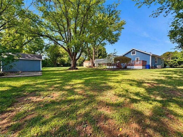 3725 New Walkertown Road, Winston-salem, NC 27105