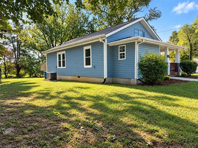 3725 New Walkertown Road, Winston-salem, NC 27105