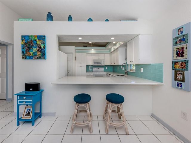 1041 CAPRI ISLES BOULEVARD 224, Venice, FL 34292