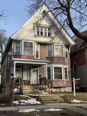 2928 W Jueanu AVENUE #2930, Milwaukee, WI 53208