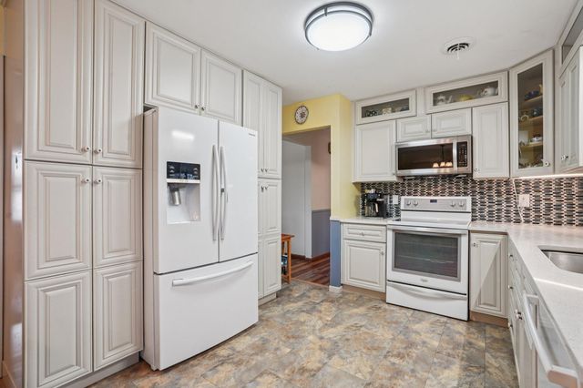 7410 Melody Drive NE, Fridley, MN 55432