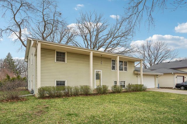 7410 Melody Drive NE, Fridley, MN 55432