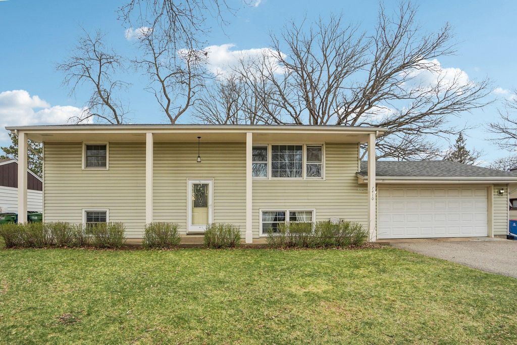 7410 Melody Drive NE, Fridley, MN 55432