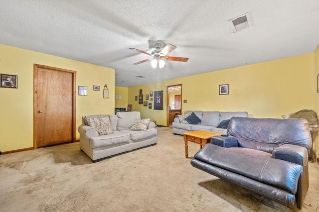 71 N Shady Oaks Drive Drive, Point Blank, TX 77364