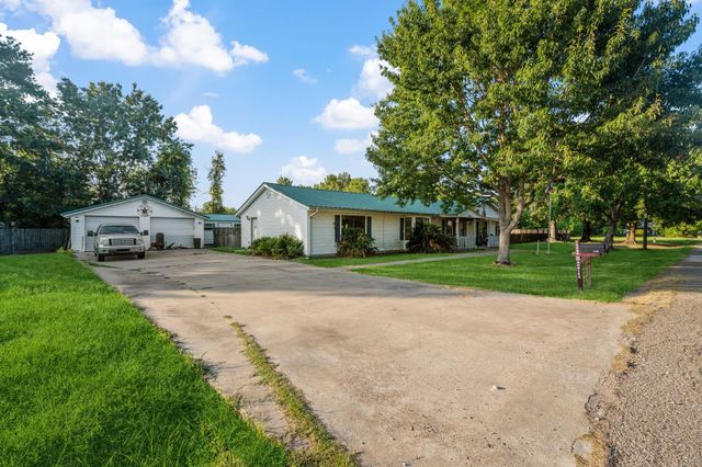 71 N Shady Oaks Drive Drive, Point Blank, TX 77364