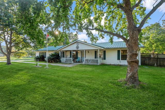 71 N Shady Oaks Drive Drive, Point Blank, TX 77364