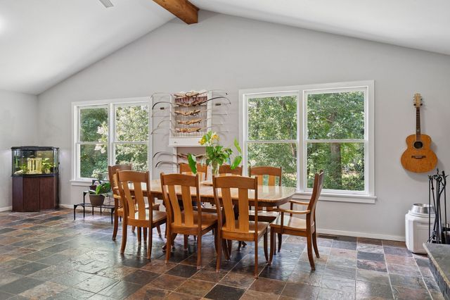 9032 S Harpeth Ct, Nashville, TN 37221