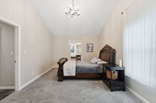 9032 S Harpeth Ct, Nashville, TN 37221